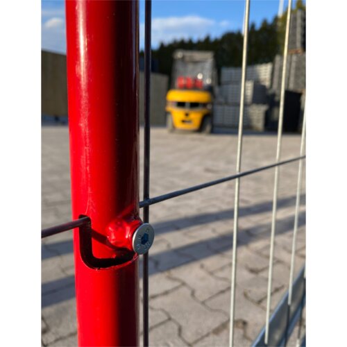 Halterung für Absperrschranken an Bau-Schrankenzaun