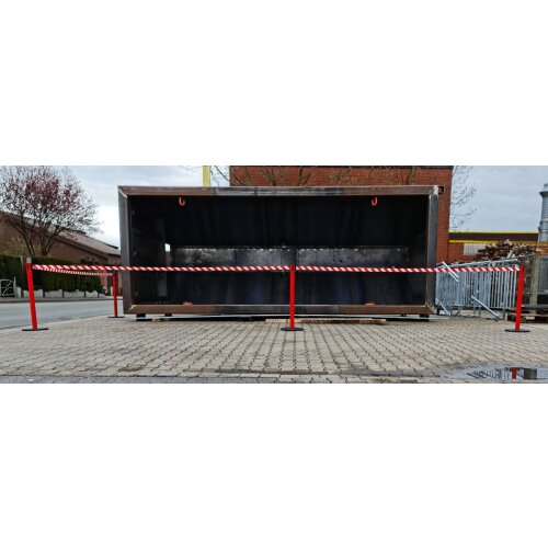 Personenleitsystem P-Line Famous Gurt Farbe rot Pfosten Farbe anthrazit Verschluss mit Gurtendstück (Standard)