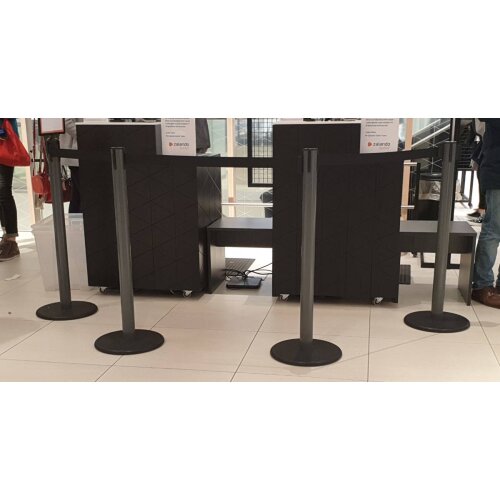 Personenleitsystem P-Line Famous Gurt Farbe grau Pfosten Farbe anthrazit Verschluss mit Sicherheitsverschluss (selbstlösend)