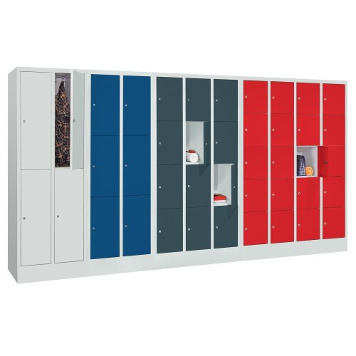 Schliessfachschrank 10 Fächer, Abteilbreite 300mm, auf Sockel